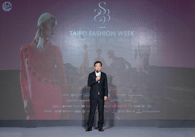 文化部常務次長李連權致詞