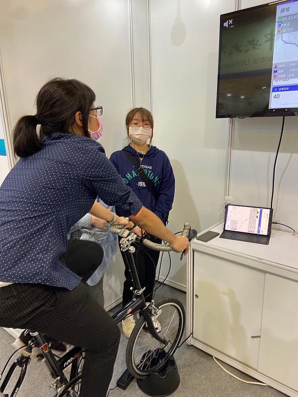 環狀運動系統APP，2022年獲台灣精品補助T-SoX室內訓台,累積國際75萬員,於嘖嘖募資完成90天募資519萬台幣8周內完全交貨,此案是唯一破百補助的廠商。