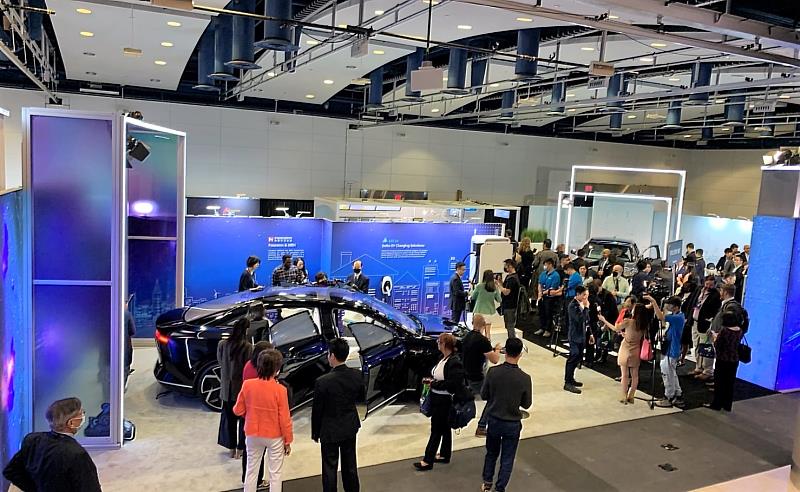 2 智慧車輛館吸引重要買主GM、Ford、Rivian等大廠參訪，開啟臺美未來電動車產業合作機會。