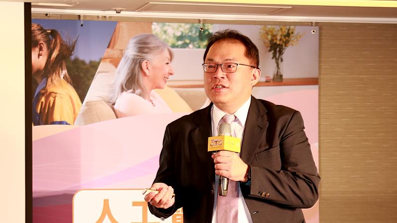 全球首位植入人工電子耳的耳鼻喉科醫師-李立昂醫師_分享植入心路歷程