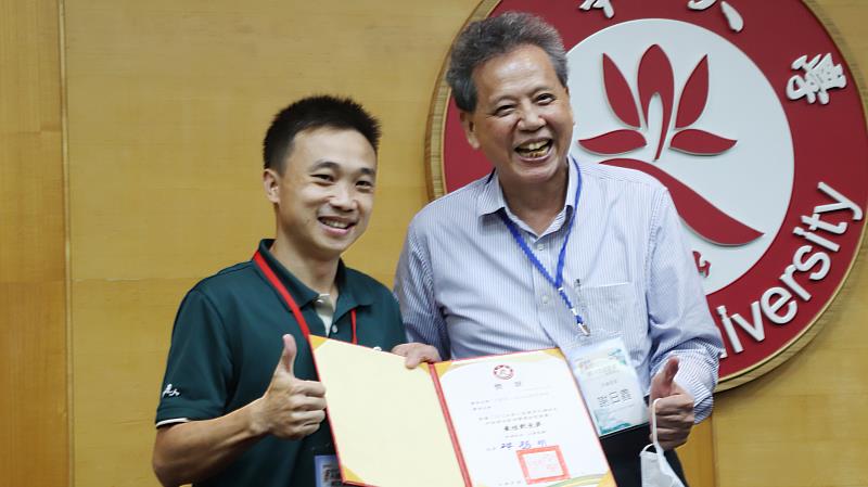 南華大學舉辦首屆氣候變遷創意競賽，「木酢達人REWOOD」團隊獲得「最佳創意獎」。