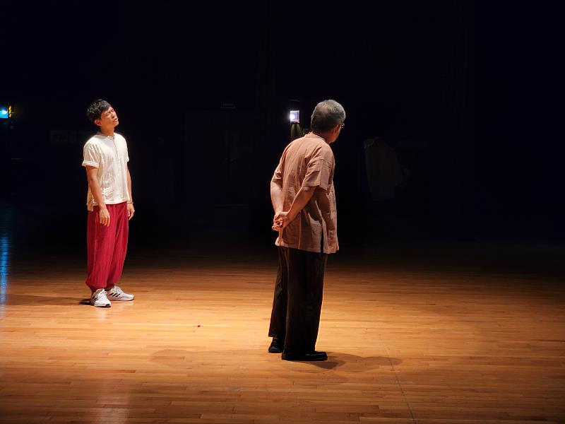 (謝淑靖再度聯手《舊情綿綿》班底演員，搭配基隆出身的創作歌手廖文強擔綱演出；圖-廣藝基金會提供)