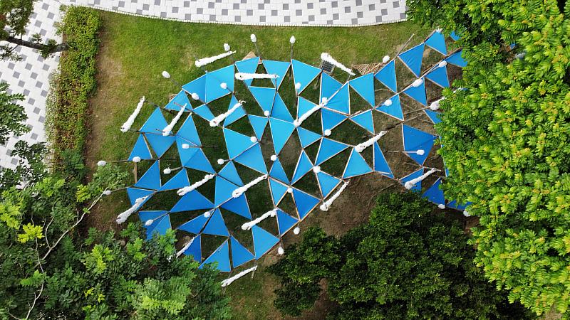 竹崎車站打卡新景點  裝置藝術「竹雨嬉遊」亮相-2