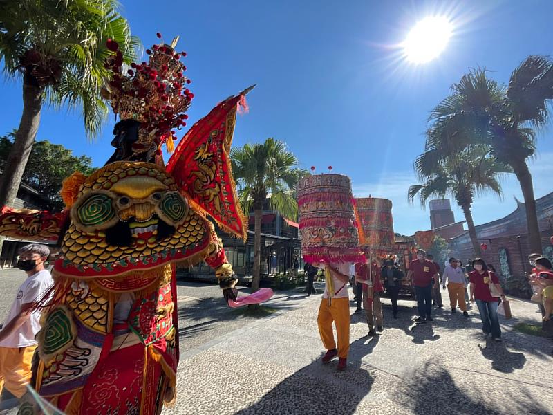 民間信仰中透過繞境，能向神明祈求風調雨順、合境平安。照片提供：全聯善美的文化藝術基金會