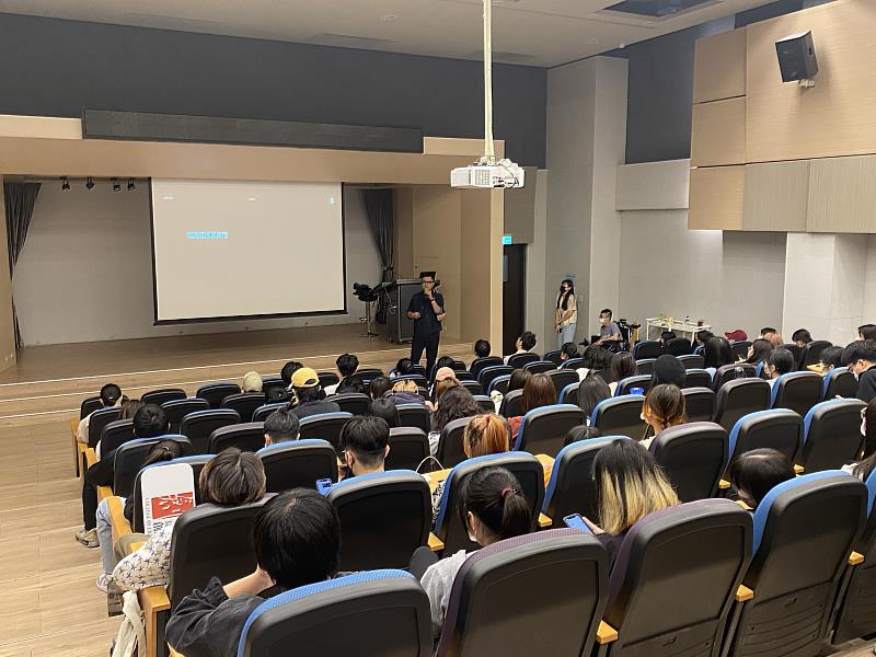 劉耕名講座教授擁有豐富業界經歷，向學生分享設計新思維