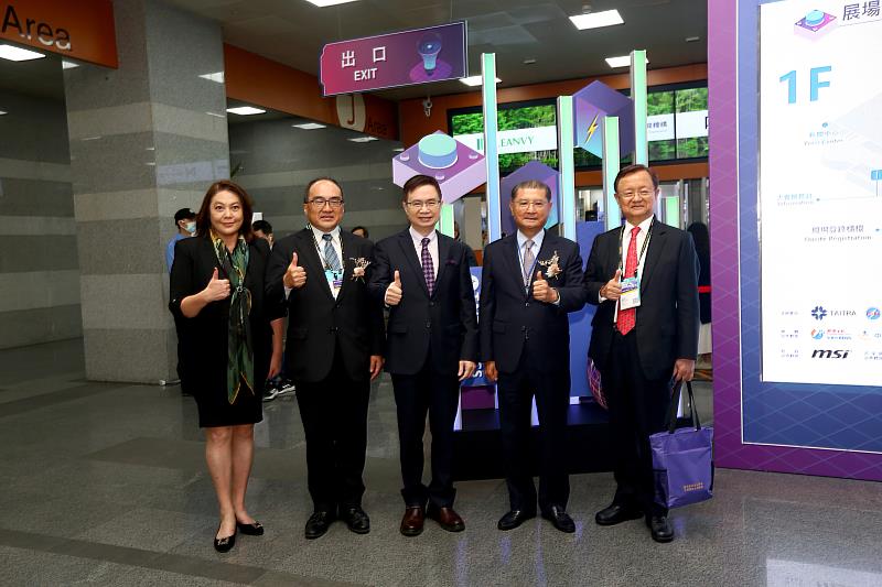 3. 外貿協會及電電公會主辦的電子展及物聯網展今天開幕。(貿協提供)