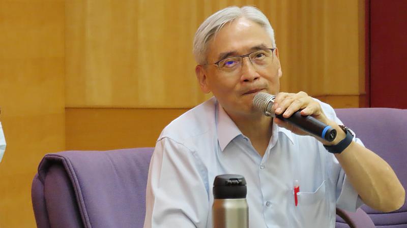 研揚科技莊永順董事長蒞南華大學演講，莊永順董事長一一回答學生的提問。