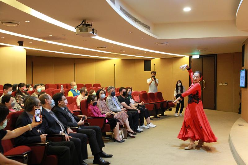 元培藝術中心墨西哥文化特展邀劉淑華老師開幕表演佛朗明哥舞蹈