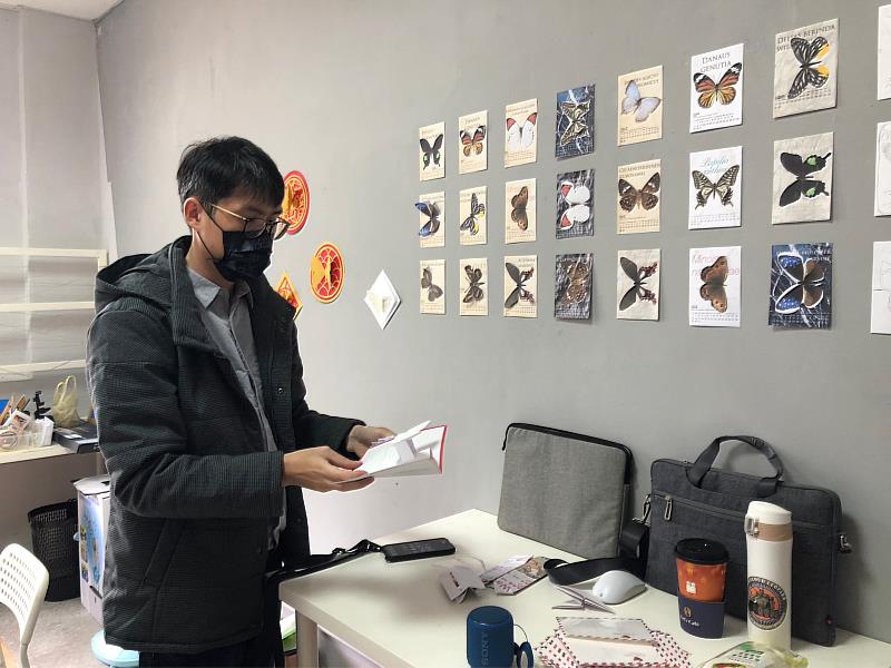 開放工作室日為每年限定的特殊活動，民眾可進入創作空間與藝術家進行交流，面對面觀察藝術家工作的實況，圖為往年435藝術家賴冠傑工作室