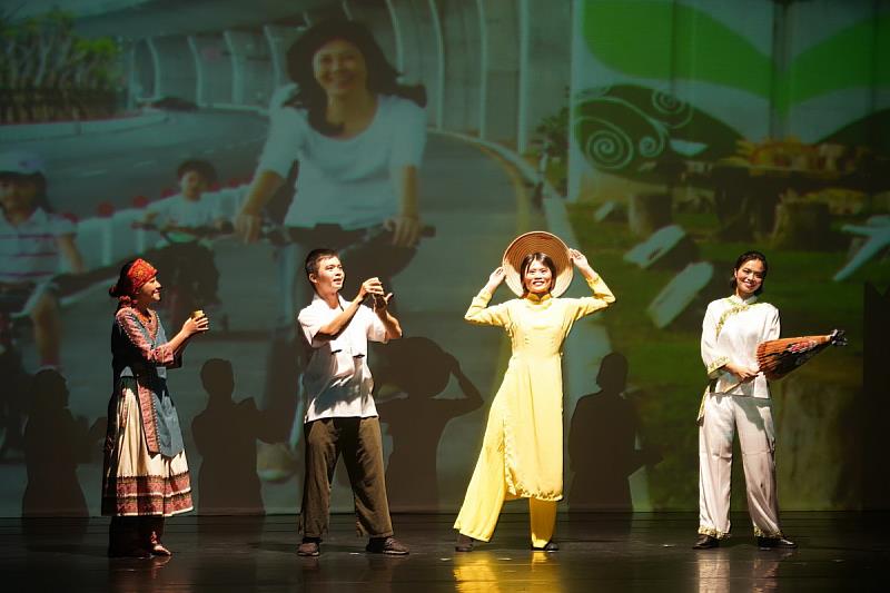 一圓舞台夢！「屏東幻想曲」滿場歡笑與感動4