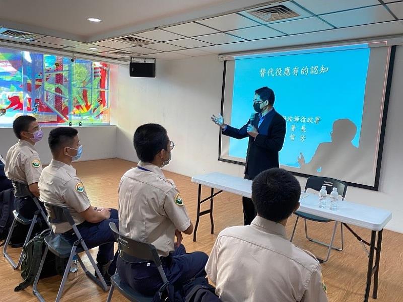 內政部役政署沈哲芳署長親臨對役男授課