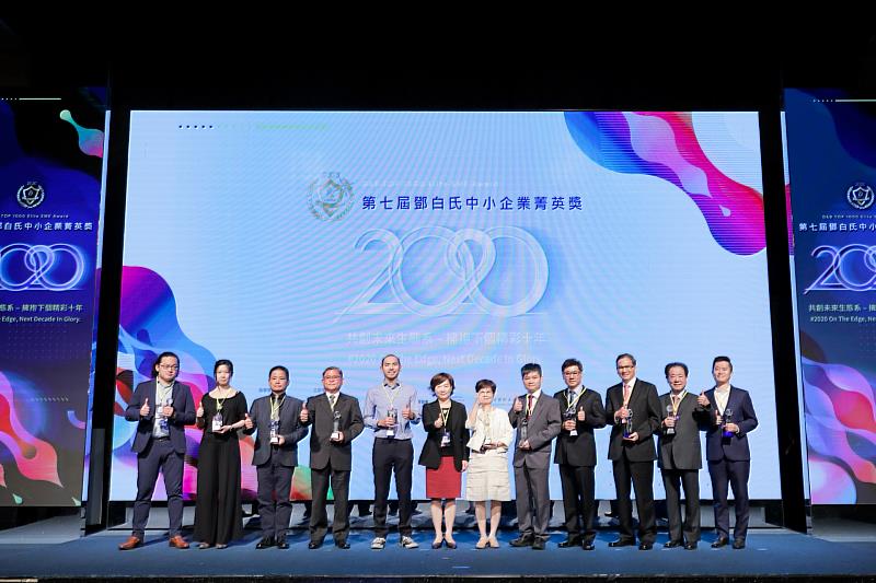 進駐臺中軟體園區的亮點廠商邁鑫機械，致力各式加工機械、銑床、平面磨床研製及銷售服務，績效長紅。