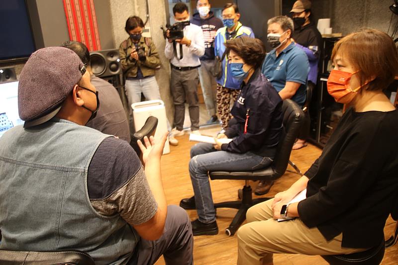 TTstudio錄音室再展現-傳統歌謠現風華 臺東縣推動原住民族歌謠採集及專輯製作 縣長饒慶鈴今探訪製作團隊鼓勵