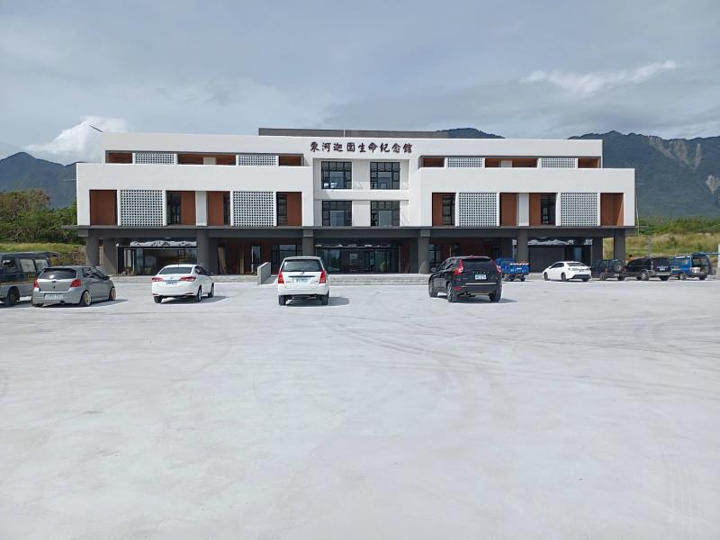 提升臺東殯葬設施品質！縣府爭取逾8千萬 補助新建東河迦園生命紀念館 讓先人尊嚴長眠