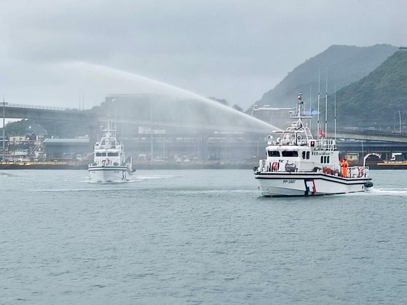 PP-3508艇噴水儀式
