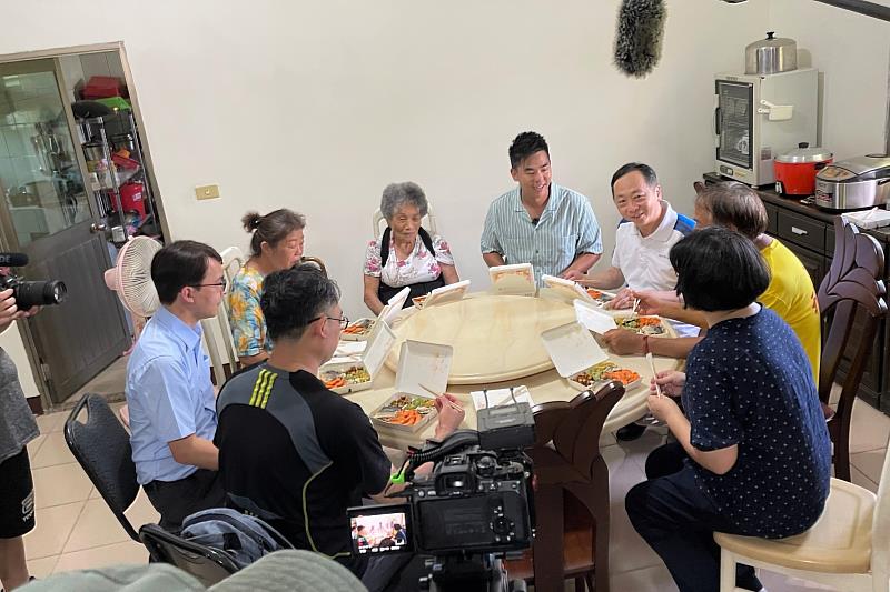 與在地老人家一起享用里山里海健康餐