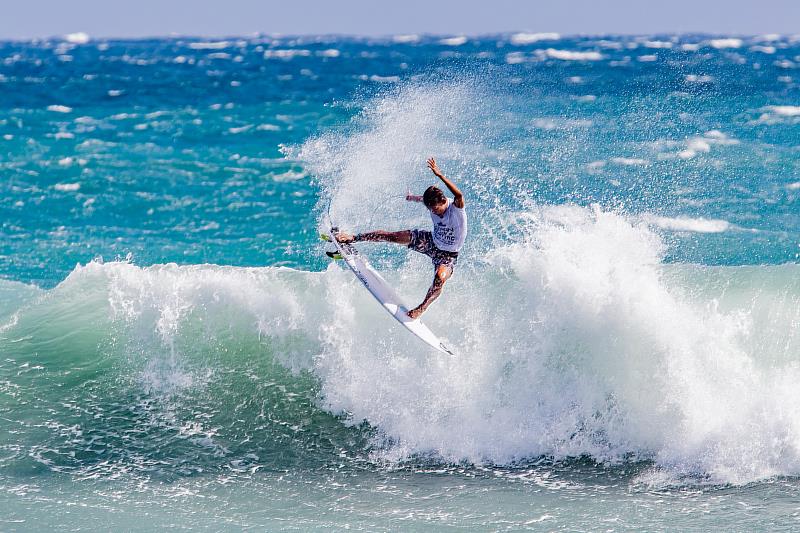 2022臺灣國際衝浪公開賽12日登場 超過百位選手齊聚臺東金樽 特邀澳洲明星選手精彩戰浪