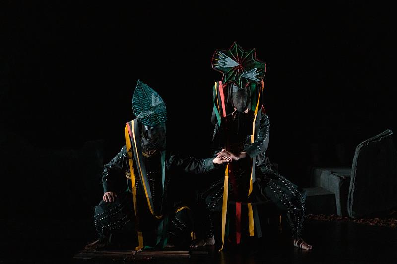 鍾伯淵、黃春明合作 《戰士，乾杯！》 魯凱族人共同演繹部落故事