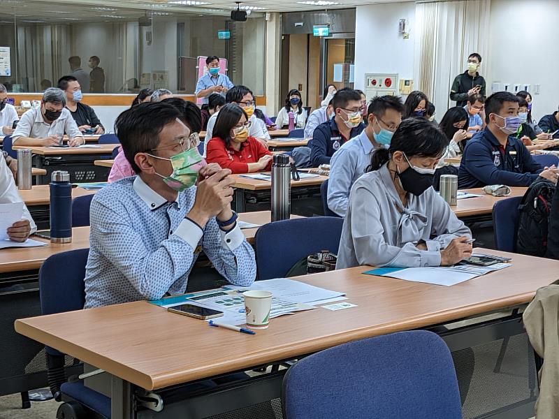 新北農業局與各農漁會夥伴、青農合作，推廣電商、團購及新媒體直播拍賣，民眾可線上輕鬆購買優質農漁產品，也促進農漁業產銷方式也走進新時代。