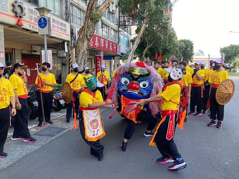 「2022鬥陣趣：虎獅派對」踩街派對：高雄五甲龍成宮獅陣