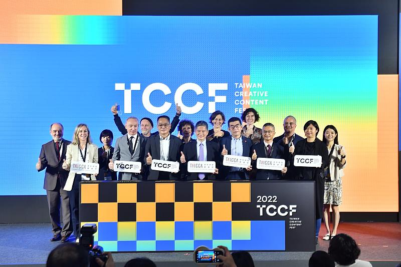 亞洲文化內容交易盛會「2022 TCCF 創意內容大會」9 日盛大開幕，55688集團大車隊執行長林念臻(右一)與各國業內專家齊聚一堂。
