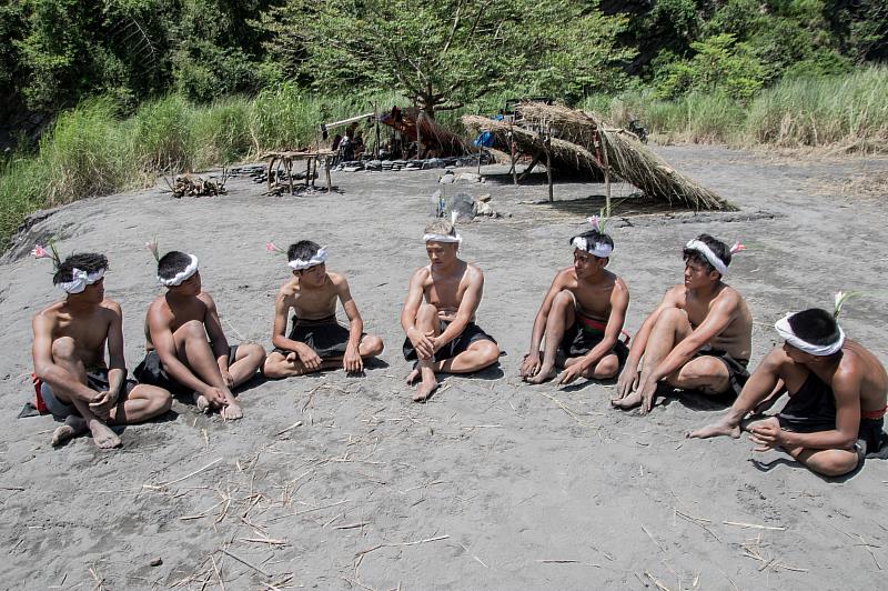 《Kakudan時光機》主持人Lan pao薛紀綱，首集將帶領觀眾了解萬山部落'oponoho的傳統生活型態。