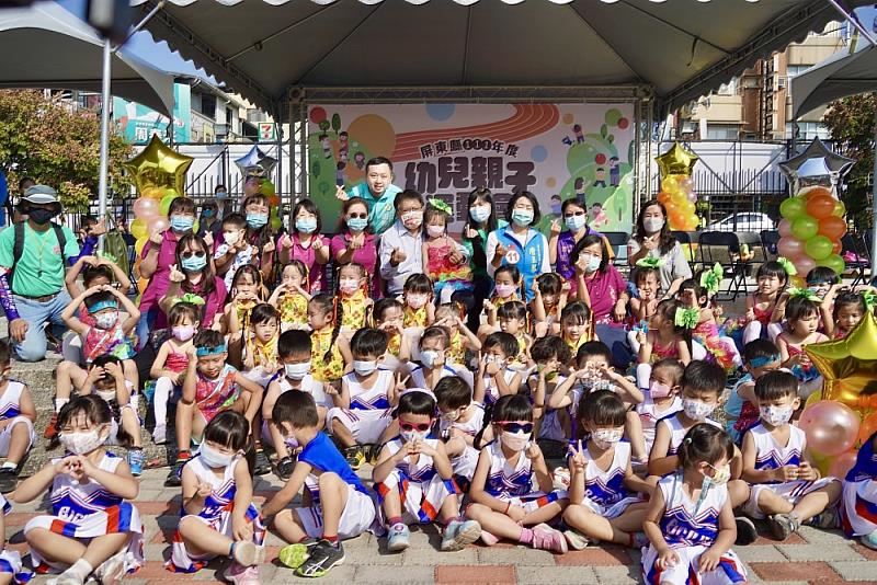 屏東縣111年度幼兒親子運動會 潘縣長邀請親子動一動