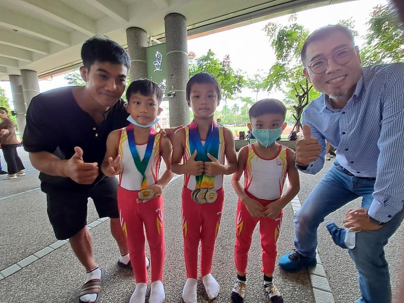 中華民國體操協會鄭勝次理事長與社團負責人第五期 李建興會長來台東關懷體操選手