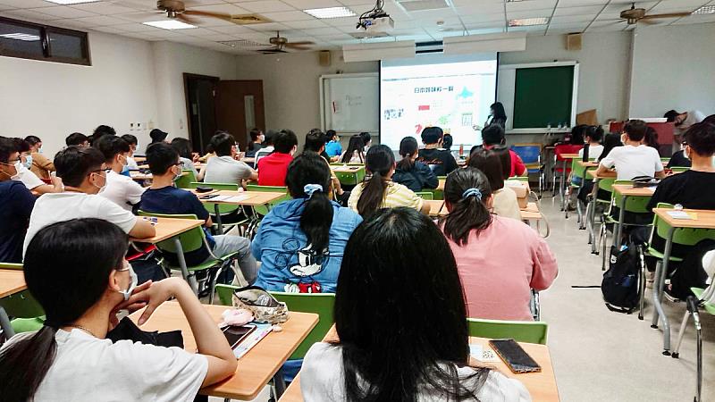 具豐沛國際移動力能量的義守大學，於平時課程教學就累積學子的語文溝通能力，更透過學校建立的國際橋樑，開拓義大生的視野(照片來源：義守大學提供)。