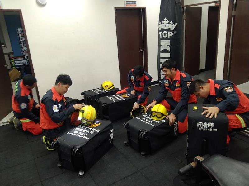 新北市政府消防局快搜部隊近年來積極投入力及添購器材，參與許多重大災害搜救工作，並於國內台南、花蓮震災救援有功，支援國內外震災搜救經驗豐富