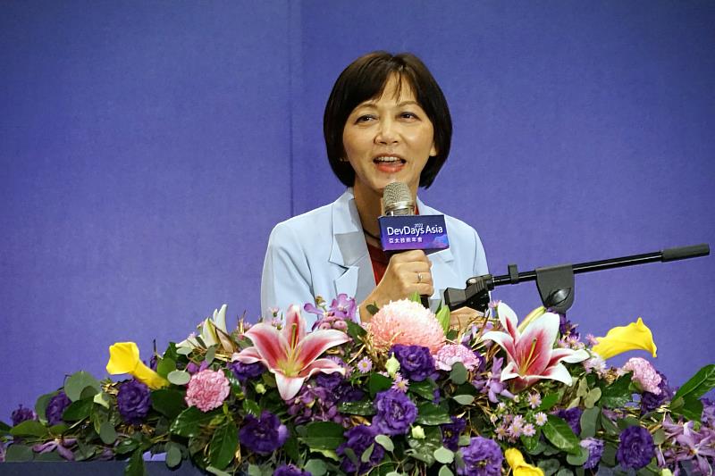 台灣微軟首席營運長陳慧蓉看好南台灣科技發展動能與創新實力，首度在高雄舉辦DevDays Asia，盼激發在地競爭力與創新，點燃數位星火。