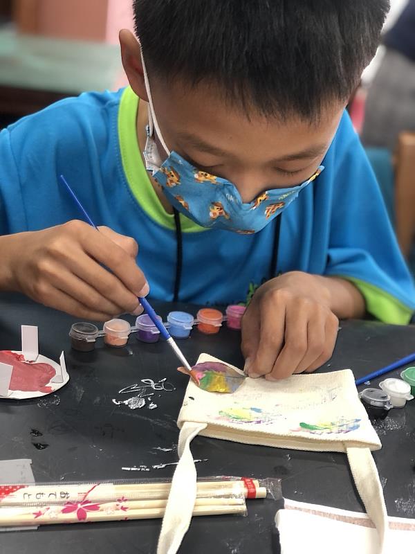 學童創作具鹽水風格的作品