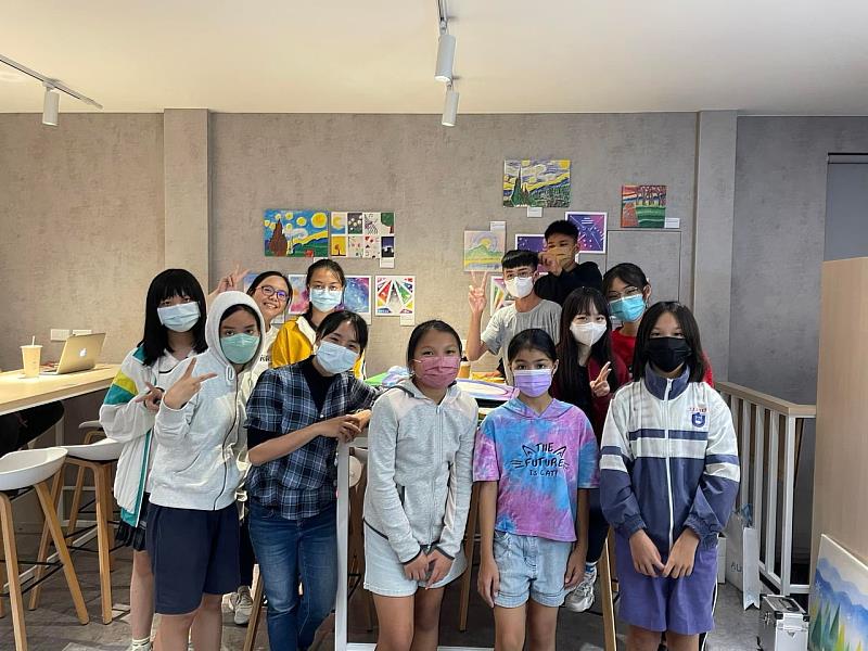 陪伴臺東青少年發展多元興趣 即日起藍調咖啡辦理藝術班成果發表 歡迎鄉親參觀