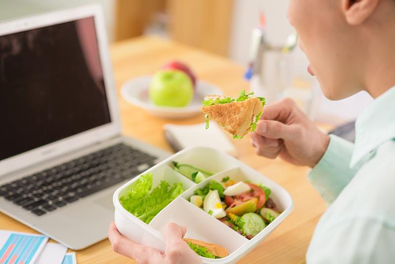 外食族遵循均衡飲食原則，輕鬆維持健康體位