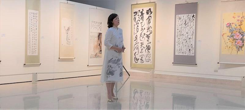 「中山筆薈社名家觀摩暨書藝展」曹維琪老師水調歌頭聲樂開幕演出畫面