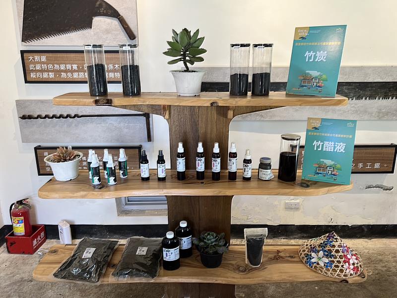 國產材層架及竹醋液