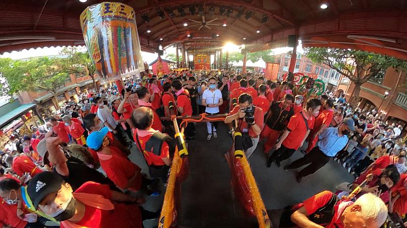 宜蘭傳藝園區12月3日將串聯二結王公廟、礁溪協天廟的神尊陣頭與文昌祠神尊舉辦「謝謝你　謝平安」遶境遊行，帶領遊客祈求連年順遂。(照片提供：全聯善美的文化藝術基金會)