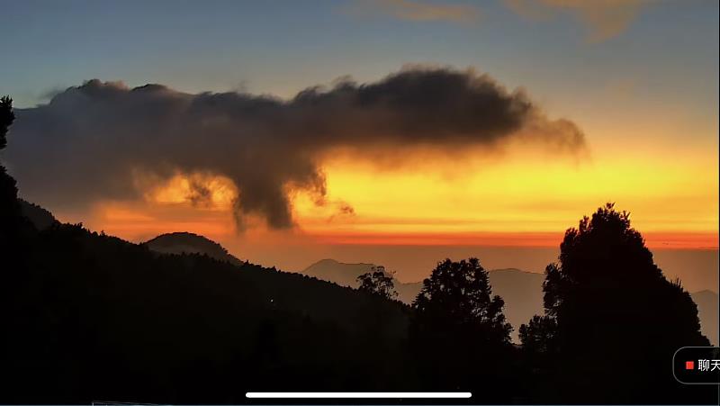 夕陽景色貌似噴火龍現蹤