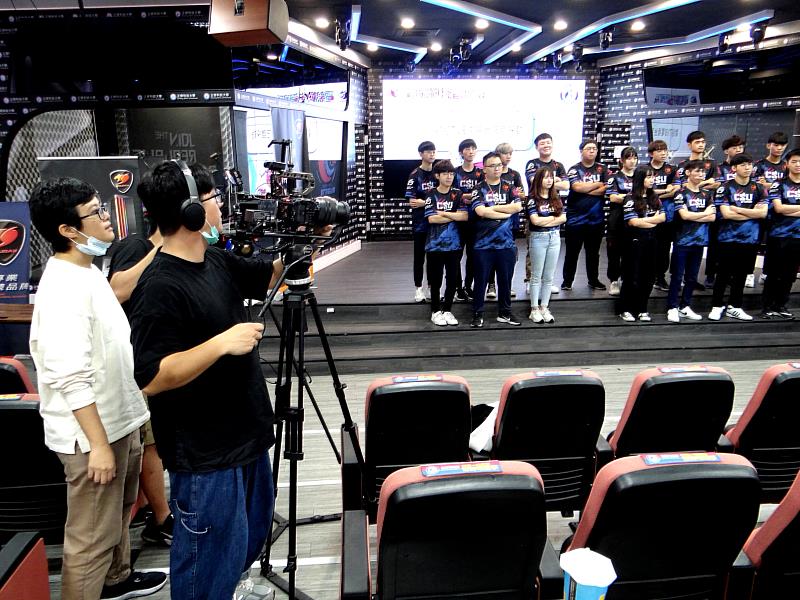 知名香港電視台TVB節目「學生學了沒?」到正修電競系實境採訪錄影。
