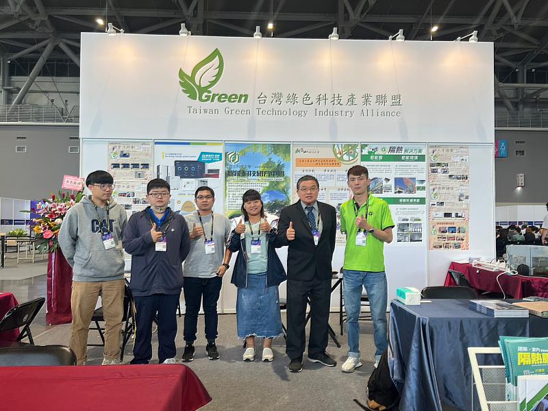 崑大工院參與「台灣國際智慧製造系統整合展」，成員一同合影