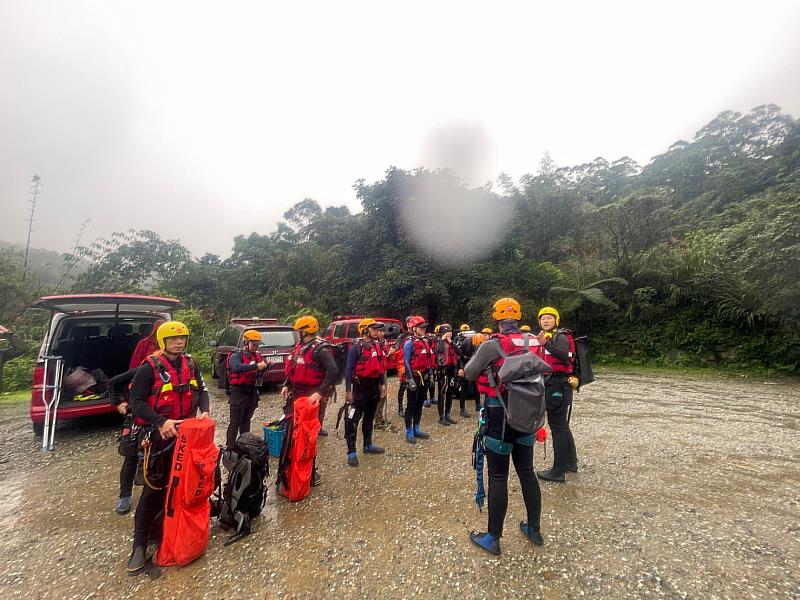 新北市政府消防局長黃德清表示，未來我們仍會不斷致力於提升本局溪谷搜救的能力，讓民眾於山水活動時更有保障，並利用宣導提升基礎山域溪谷常識，以保障全體市民的生命安全。