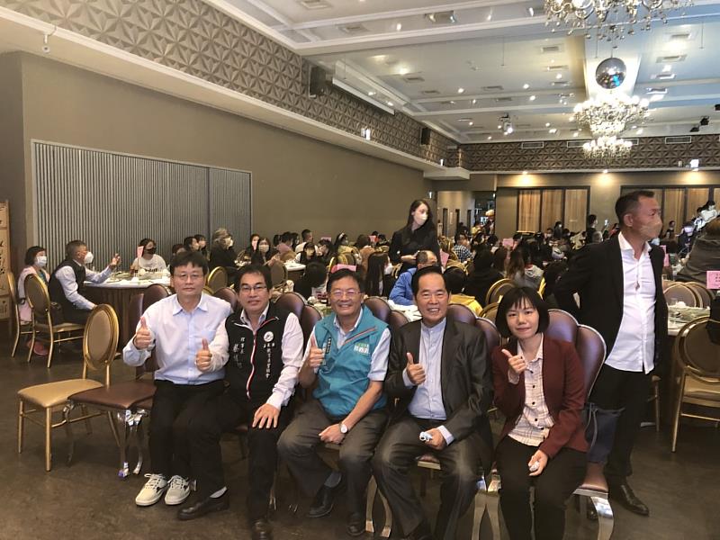 111年嘉縣幼兒園資深教保人員表揚大會-5