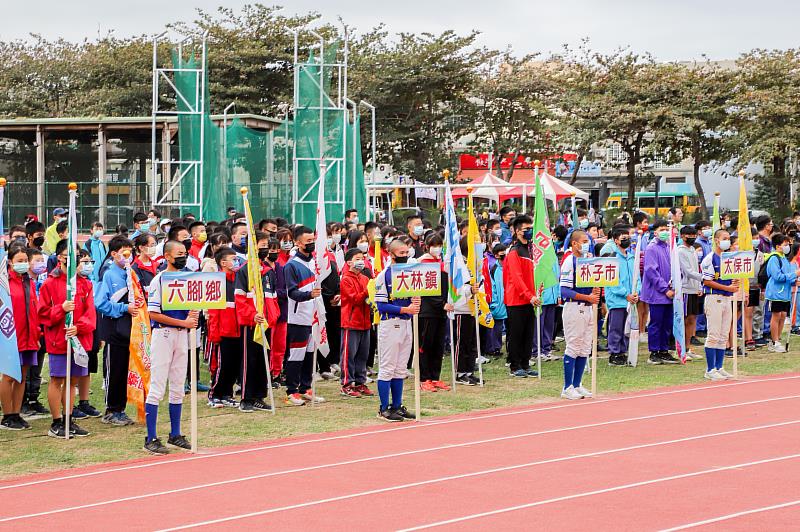 嘉縣111年中小學運動會 18鄉鎮選手齊聚一堂-1