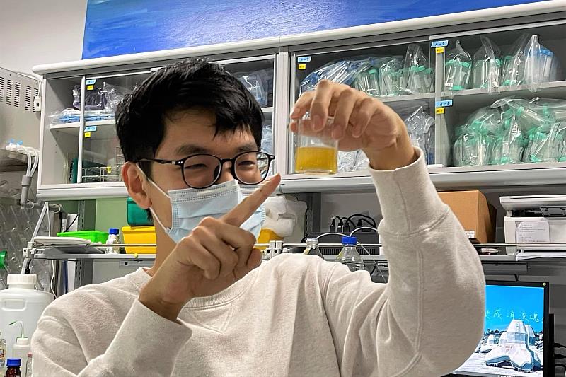 原本將被廢棄柳橙皮經綠色萃取後不僅抗菌還可做為天然風味劑