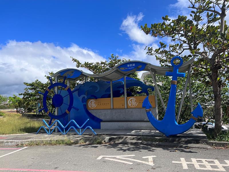 讓等待更有「藝」思！  屏縣14座公車候車亭全新亮相