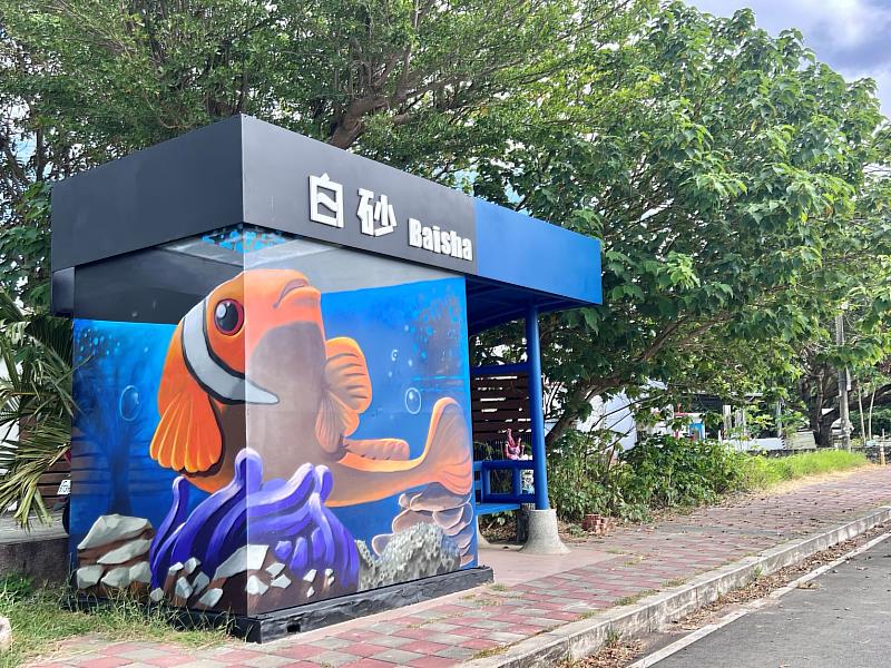 讓等待更有「藝」思！  屏縣14座公車候車亭全新亮相