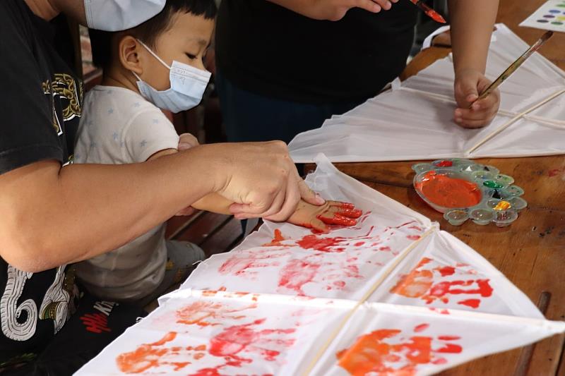 跨齡共創-「豐的氣息：竹風箏」大地藝術