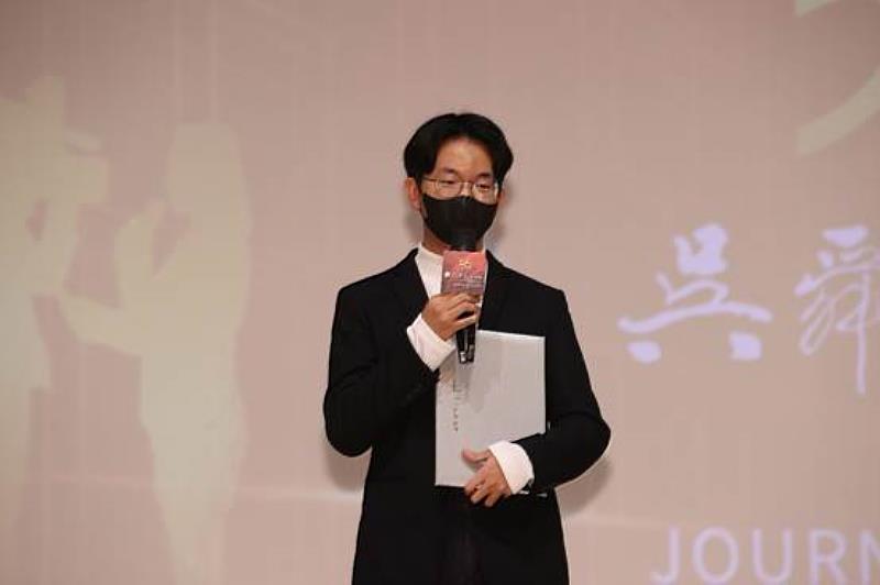 圖三：新聞系學生楊旂榮獲影音類學生組新聞深度報導獎優選（攝影／鄭清元）