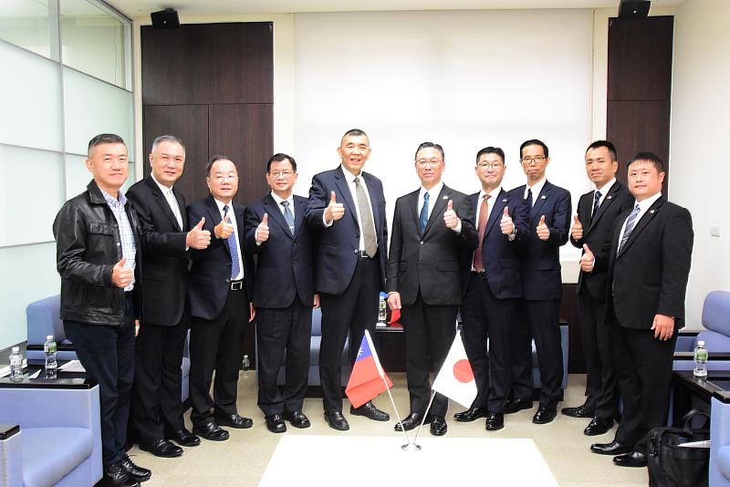 日本與新北市長年有跨國培訓及各項演習支援合作，透過國際觀點提升我國防救災人員實力，並藉由每年辦理災害管理研討會，不斷拓展國際視野；面對環境變遷導致日益艱鉅的複合型災害，新北市政府災防團隊將秉持精益求益的精神，不斷超越以往，讓新北市成為一座安居樂業的宜居都市！