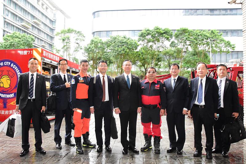 此次參訪新北市特種災害特搜隊與119救災救護指揮中心，其中特搜大隊分享參與國家重型救援隊(NAP)認證之歷程及國際人道救援機制，並展示各式特搜機械及救援隊醫療組專業器材，使東京消防廳對新北市消防局印象相當深刻。